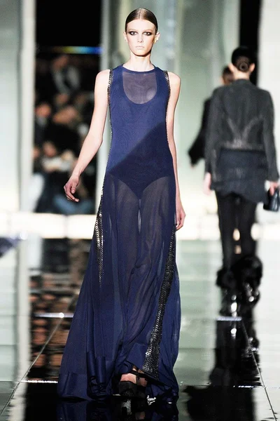 Look 17